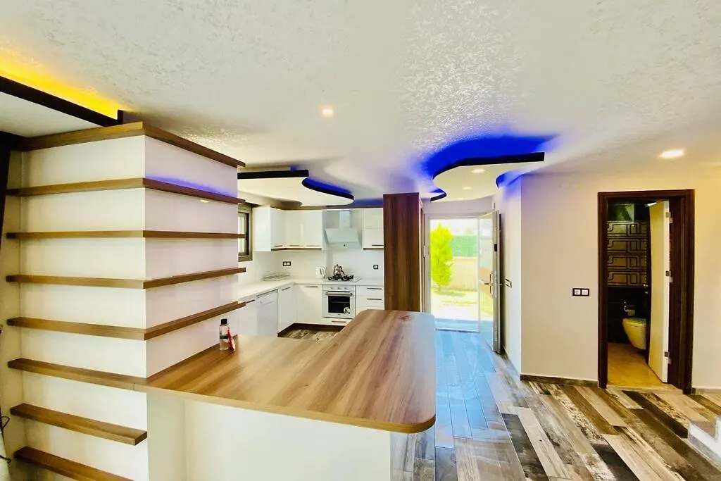 Kusadasi'Nda Havuzlu Lux Villa Best Life 0*, Kusadasi