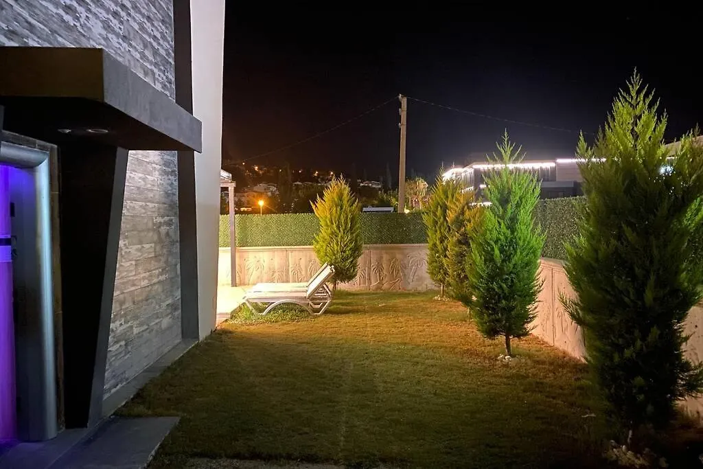 Kusadasi'Nda Havuzlu Lux Villa Best Life 0*, Kusadasi Turkey
